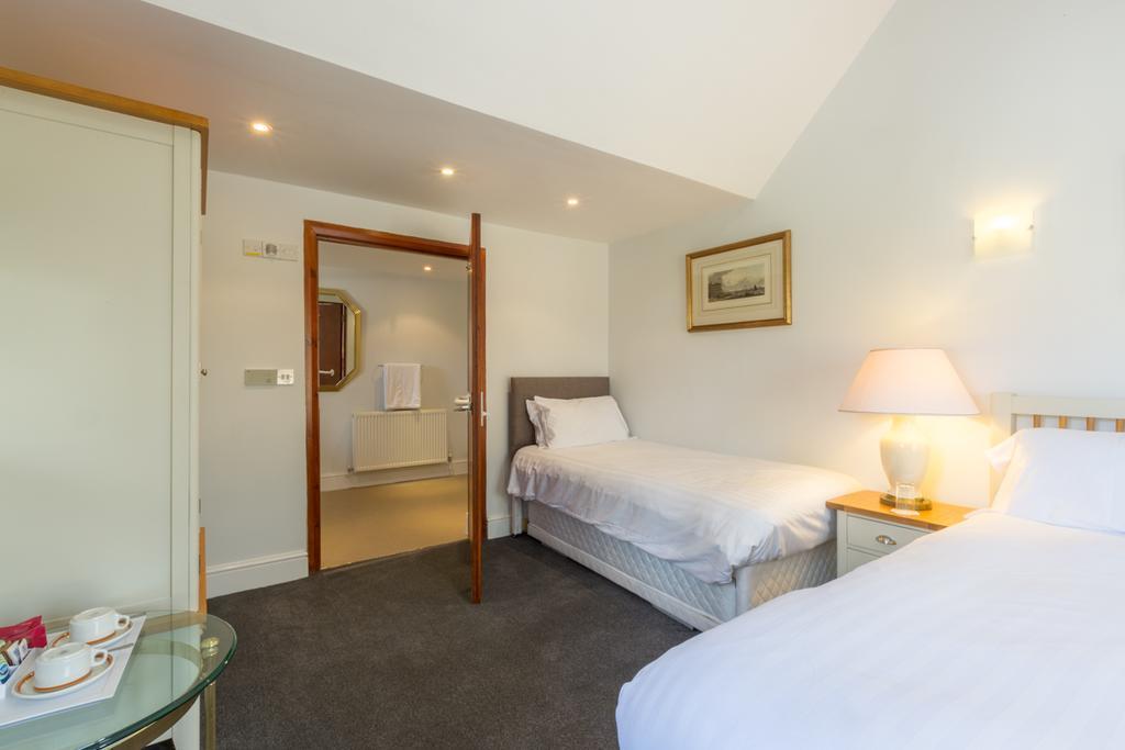 Inn The Cross Keys 3*