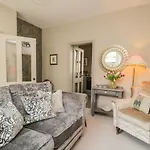 Hideaway Cottage