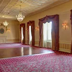 The George Hotel