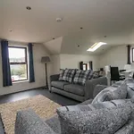 The Annexe, Melbourne House