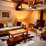 Stunning Barn Minutes From The Lake District