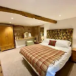 Stunning Barn Minutes From The Lake District
