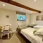 Stunning Barn Minutes From The Lake District