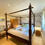 Lake District Romantic Get Away In 1 Acre Gardens Off M6