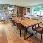 Flaska House