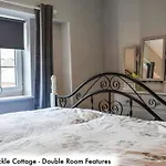 Honeysuckle Cottage & Whinfell Studio