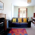 Cozy 3 Bed Family Home By Park