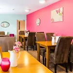 The Lounge Hotel & Bar