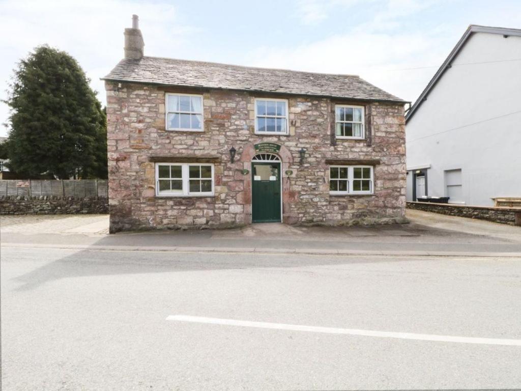 Coach House Apartment *