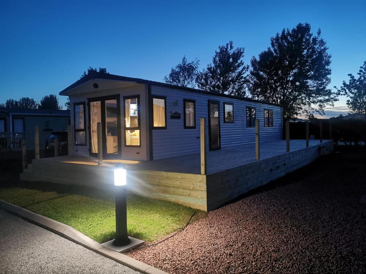 Serenity Holiday Not For Use By Contractors *