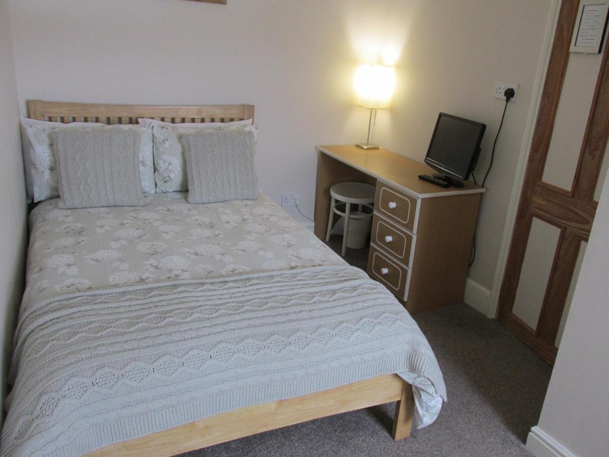 No 3 Bed & Breakfast *