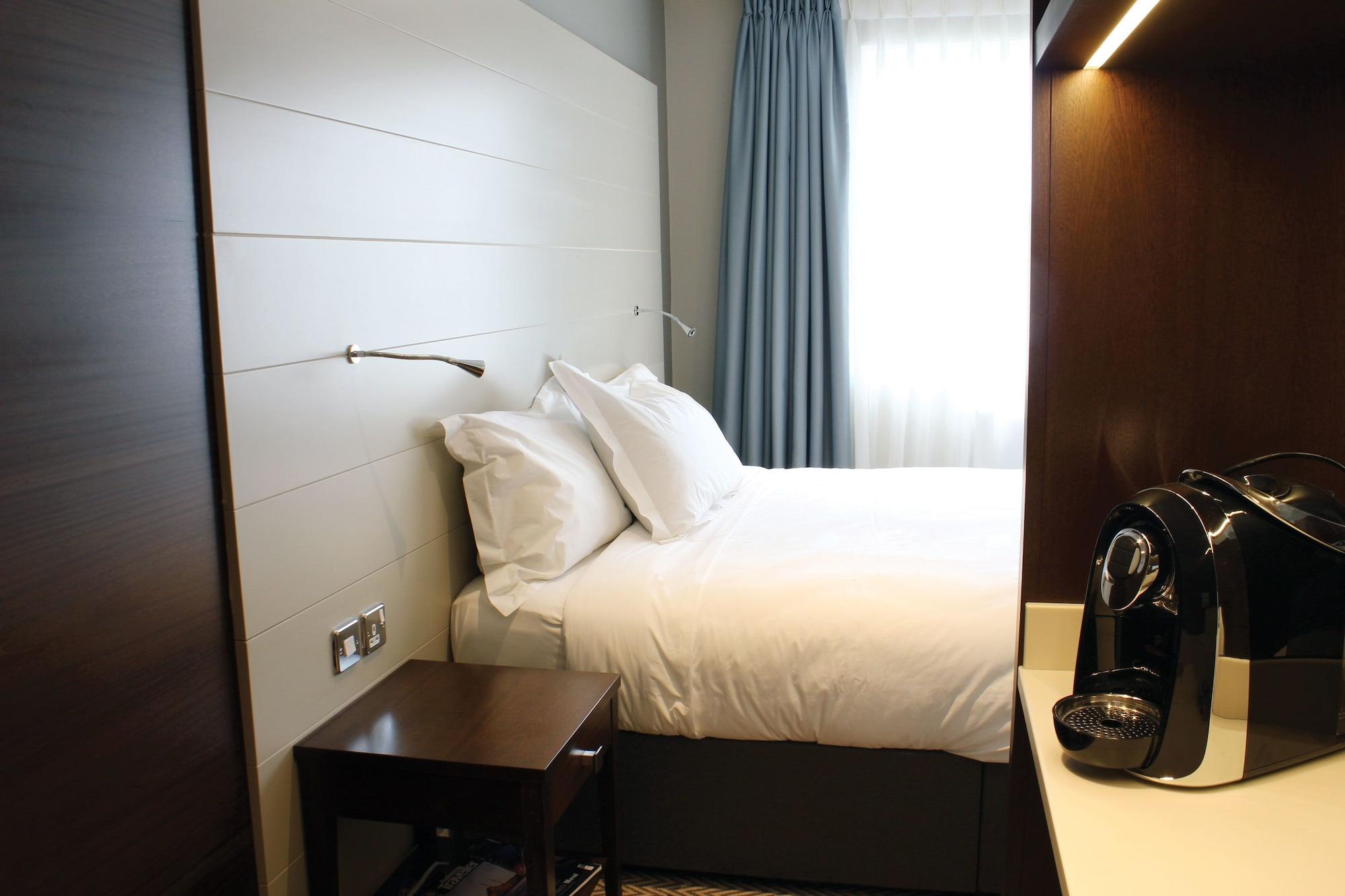 North Lakes And Hotel 4*