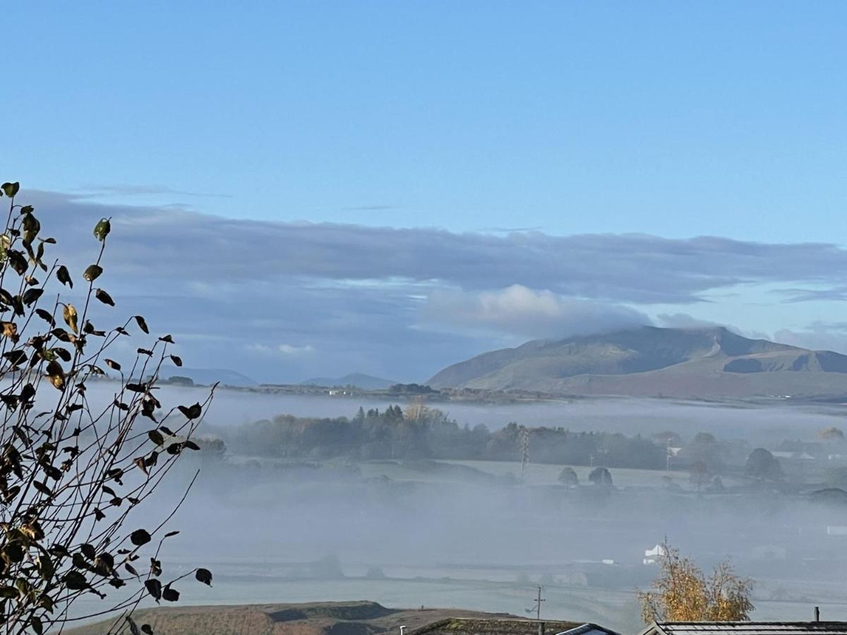 Fell View - Dog-friendly House, Enclosed Garden & Great Views * Penrith