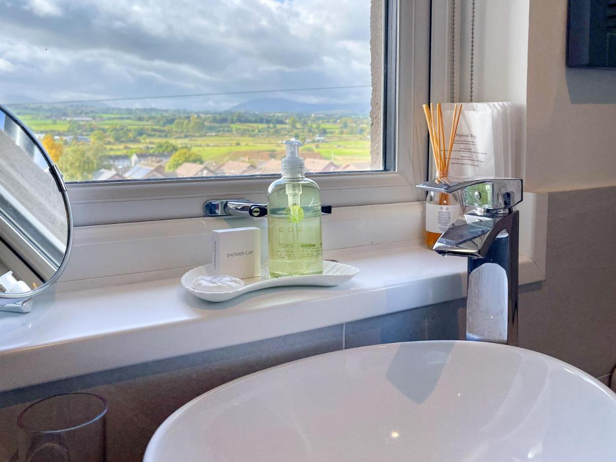 Fell View - Dog-friendly House, Enclosed Garden & Great Views Holiday home Penrith
