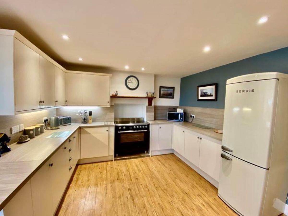 Elegant & Spacious With Wonderful Views Penrith