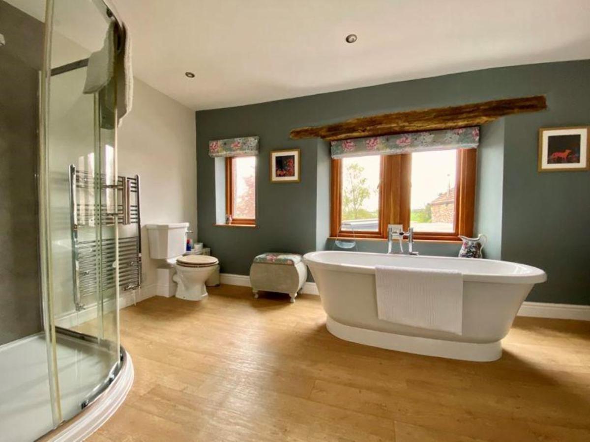 Elegant & Spacious With Wonderful Views Holiday home *