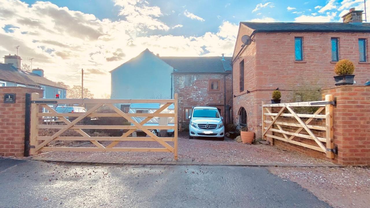 Homestay Swallow Barn Penrith