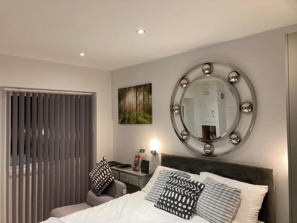 Beautiful 1-bed In Holiday home