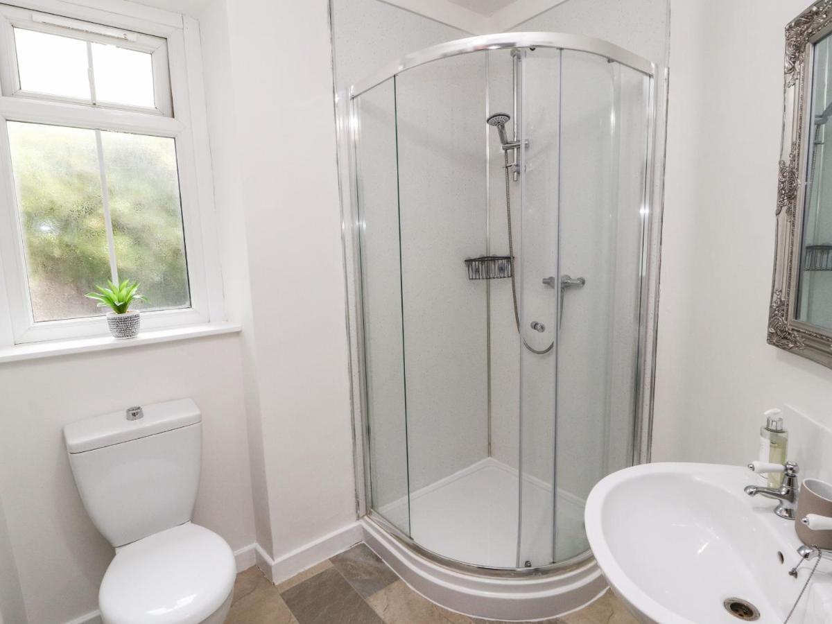 7 Lonsdale Terrace *