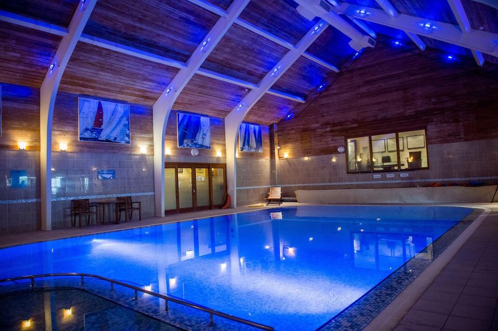 North Lakes And Hotel 4*
