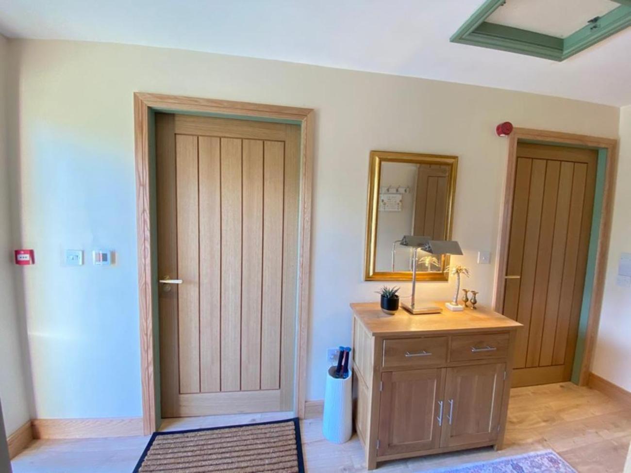 District Romantic Get Away In 1 Acre Gardens Off M6