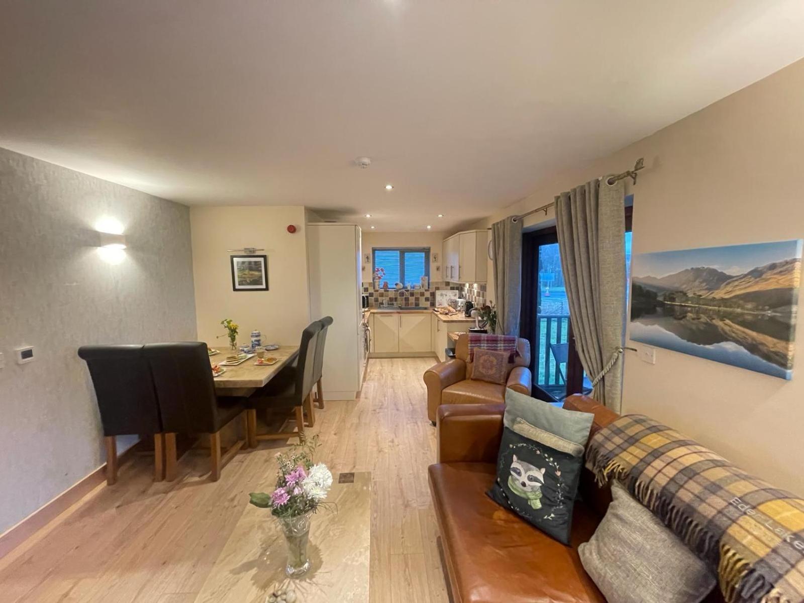 Holiday home District Romantic Get Away In 1 Acre Gardens Off M6 *