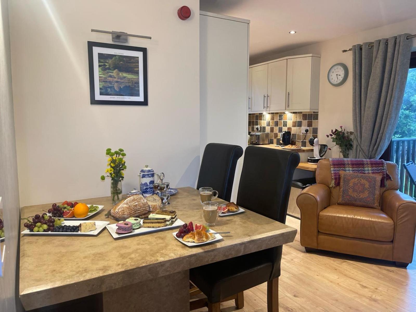 District Romantic Get Away In 1 Acre Gardens Off M6 Holiday home Penrith