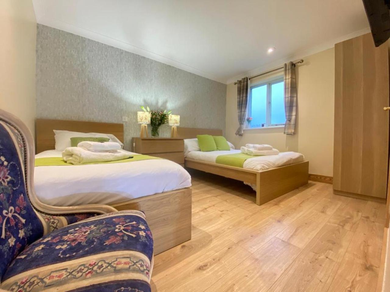District In 1 Acre Gardens Off M6 Country house Penrith