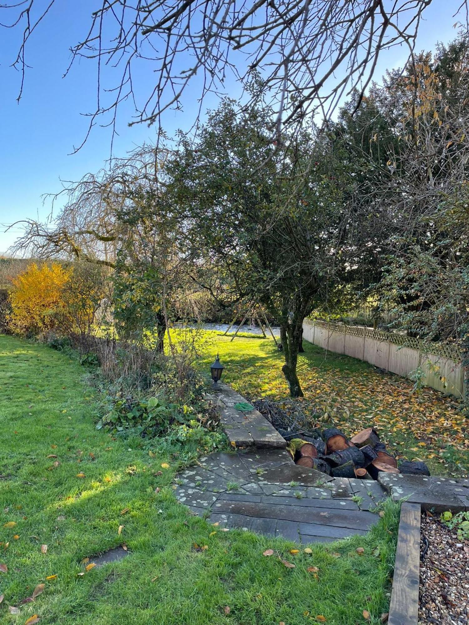 Riverside Annex At Ashbank
