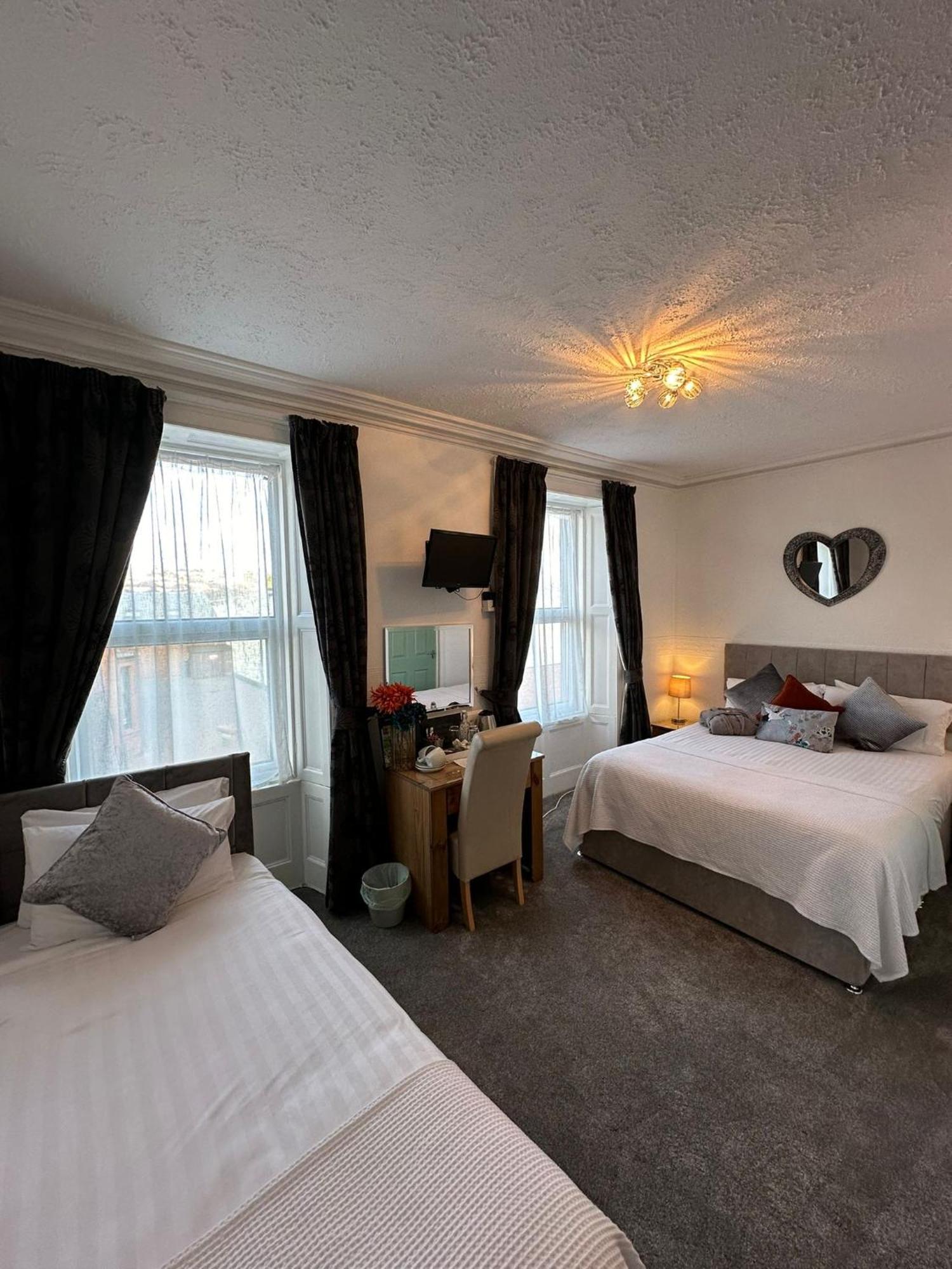 Abbey House Bed & Breakfast 4*
