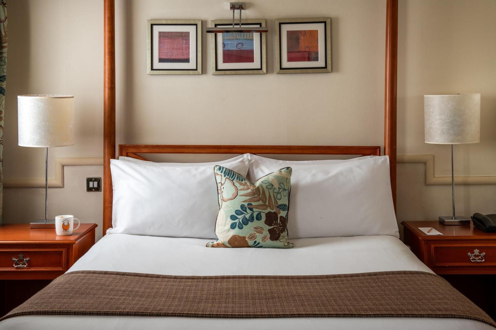 North Lakes And Hotel Penrith
