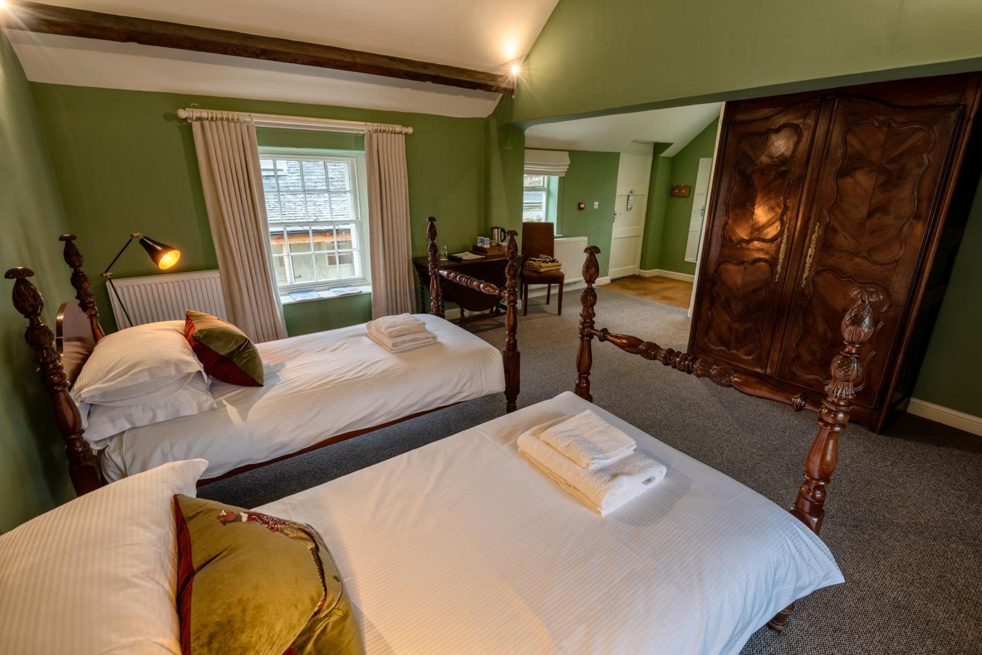 Queen's Head Askham Inn *