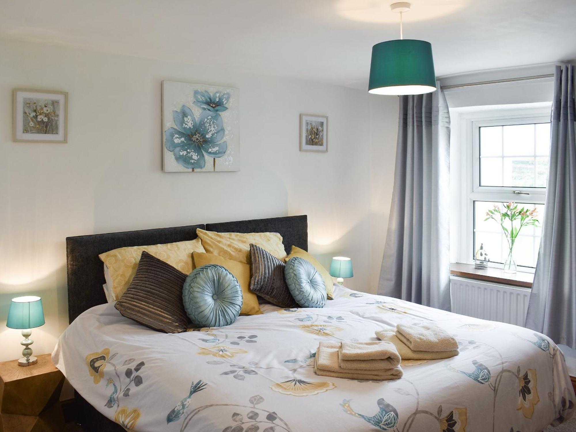 Bumblebee Nook Holiday home *