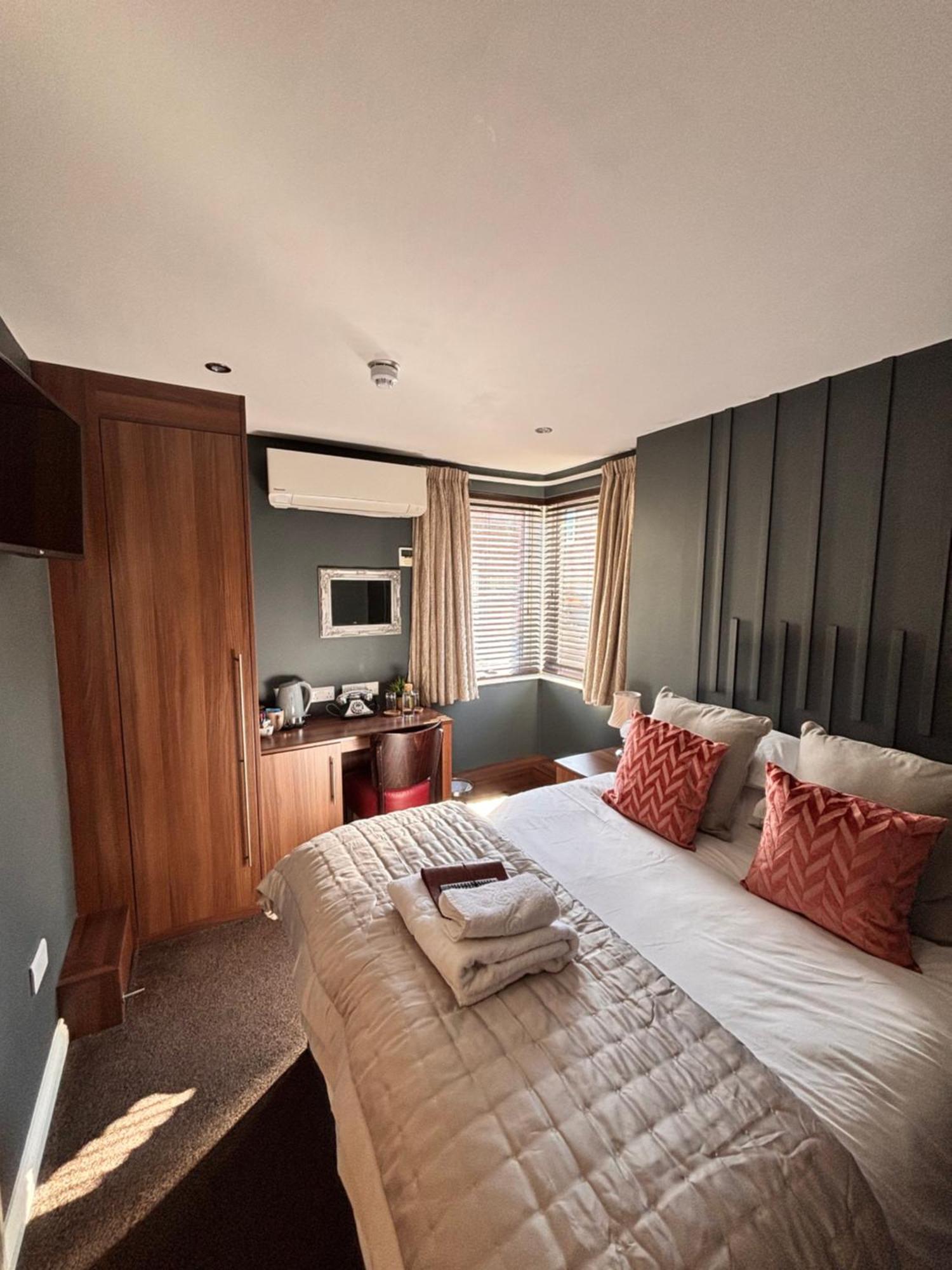 Foundry 34