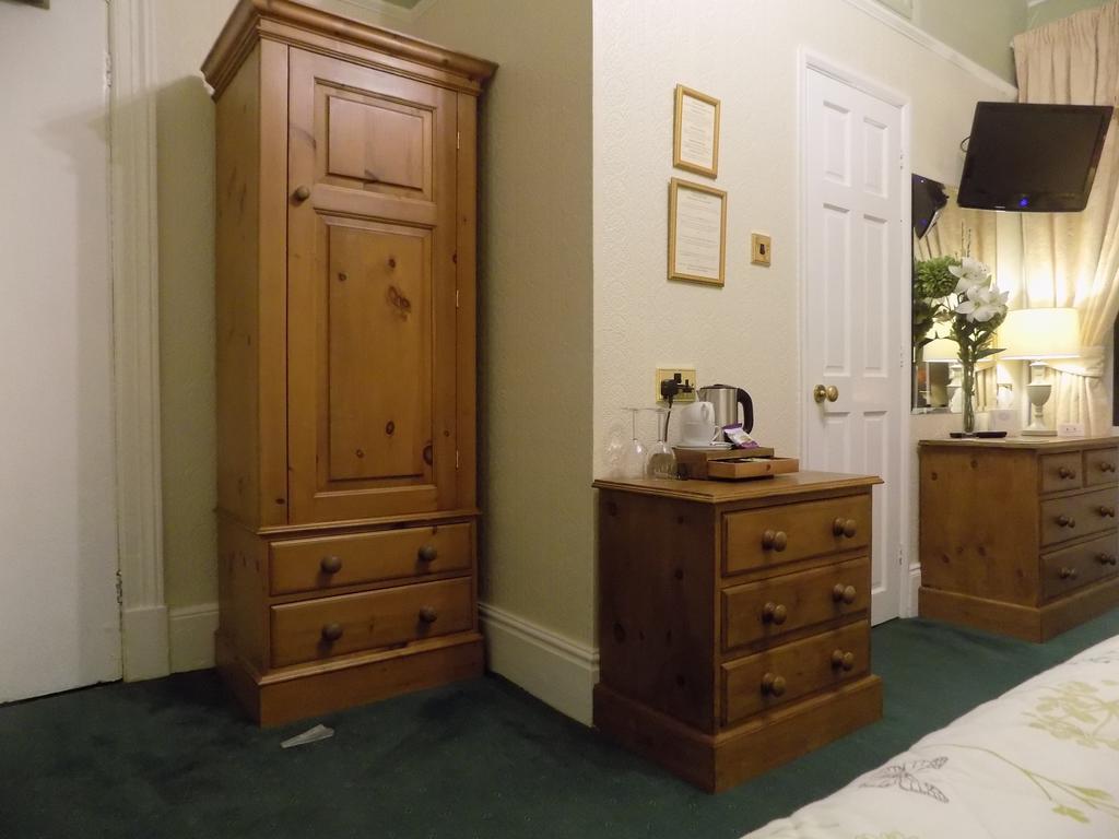Guest house Glendale