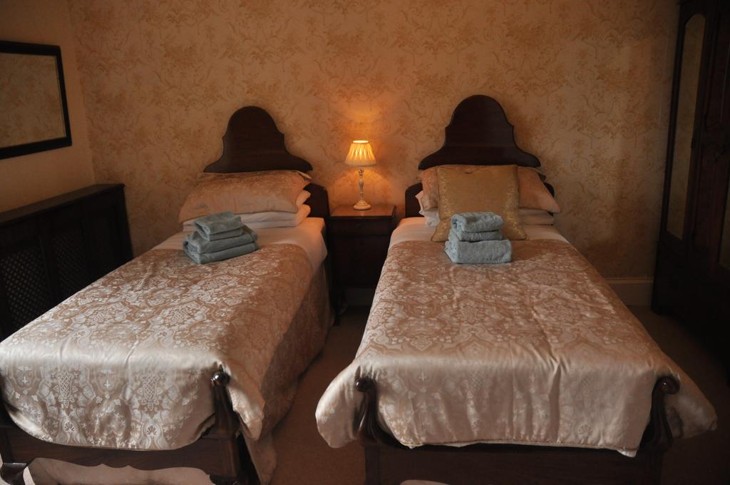 Bank House 4*