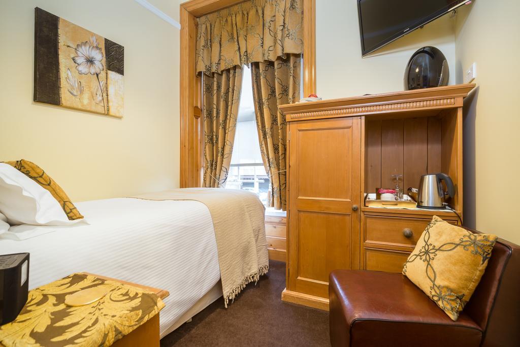 Brooklands Guest house 5*