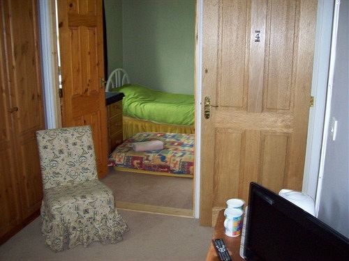 Bed & Breakfast Rebels Hide 3*