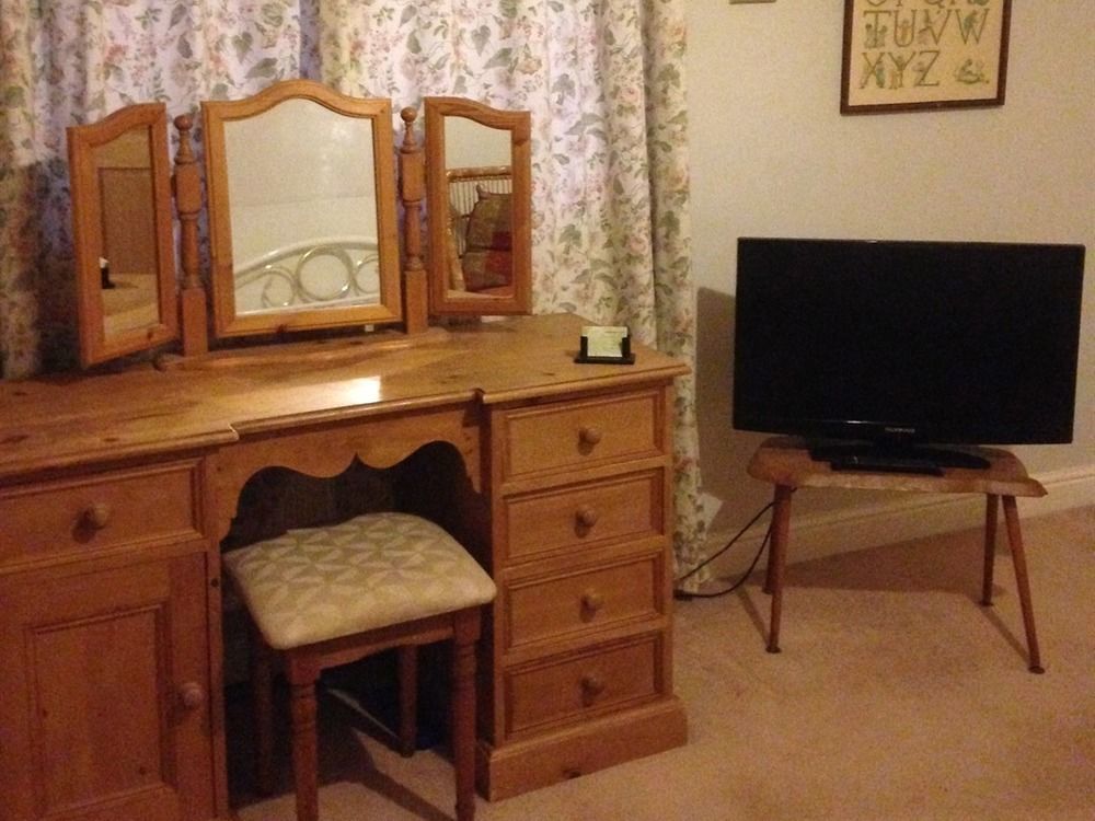 Bed & Breakfast Rebels Hide 3*