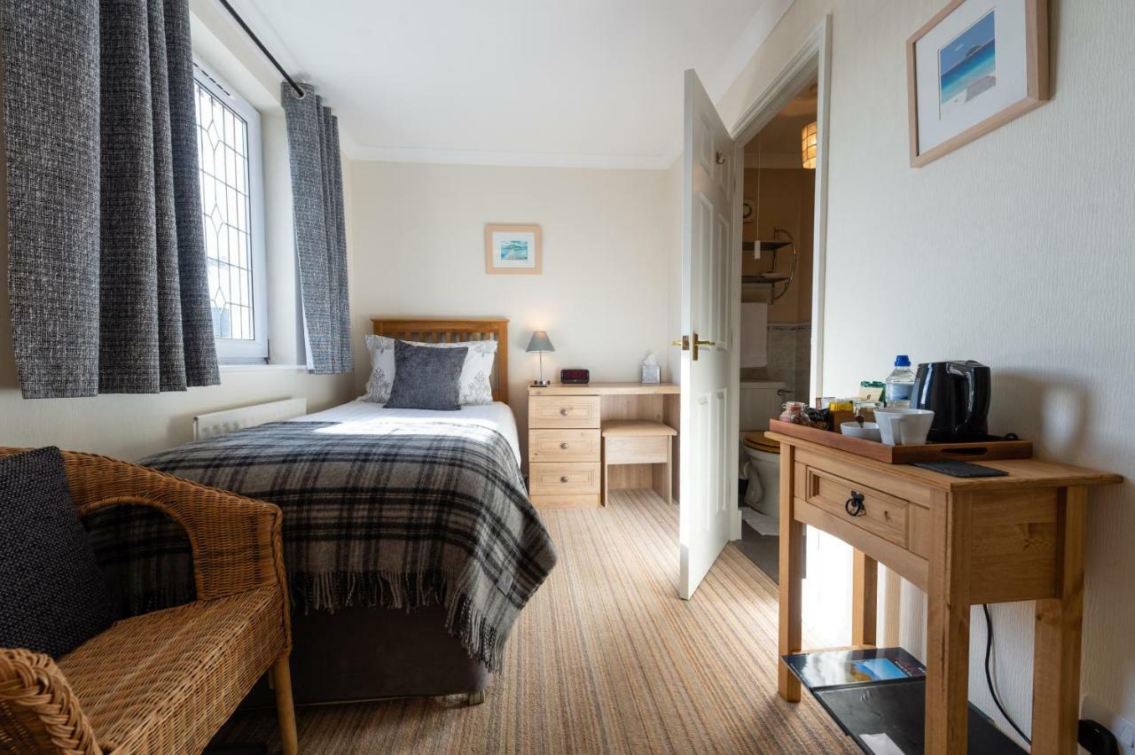 Blue Swallow Bed & Breakfast 4*