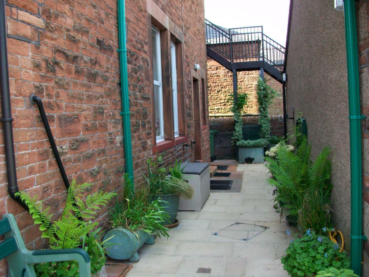 Upstairs, Downstairs At Epworth House Holiday home *