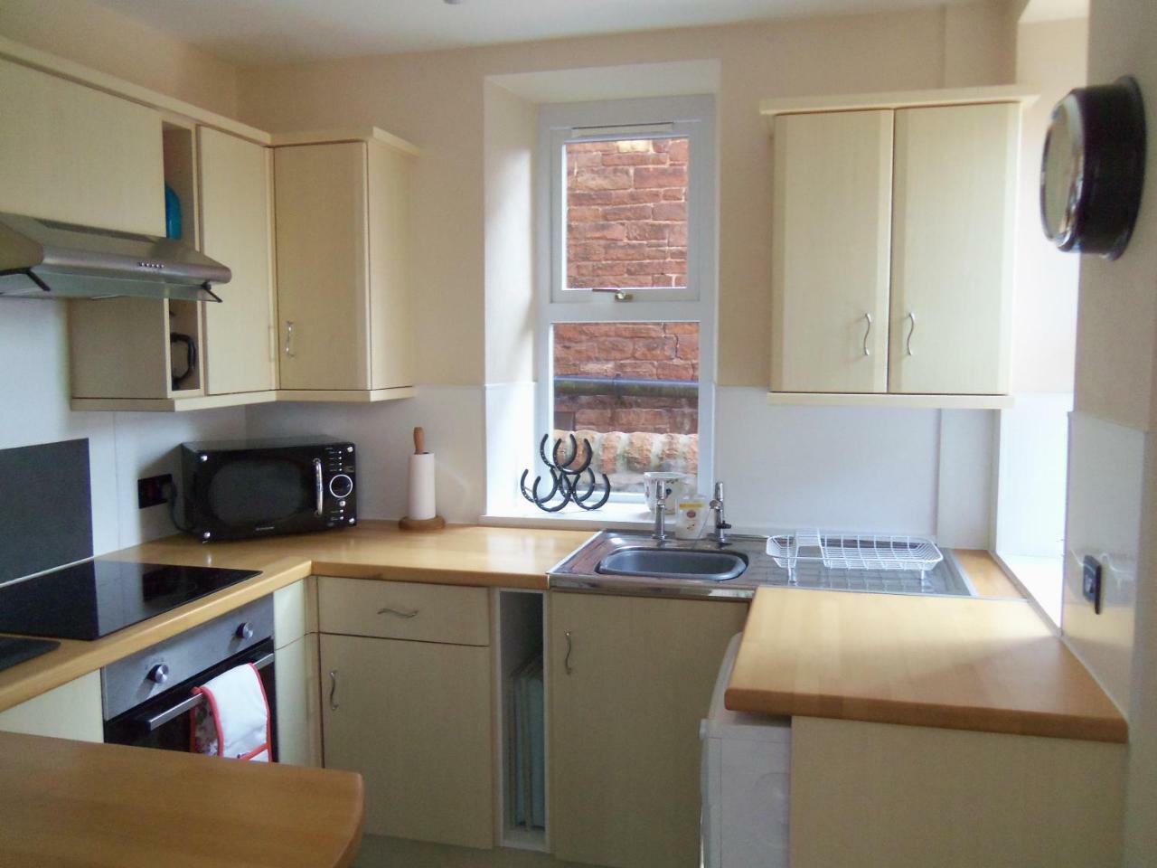 Holiday home Upstairs, Downstairs At Epworth House *