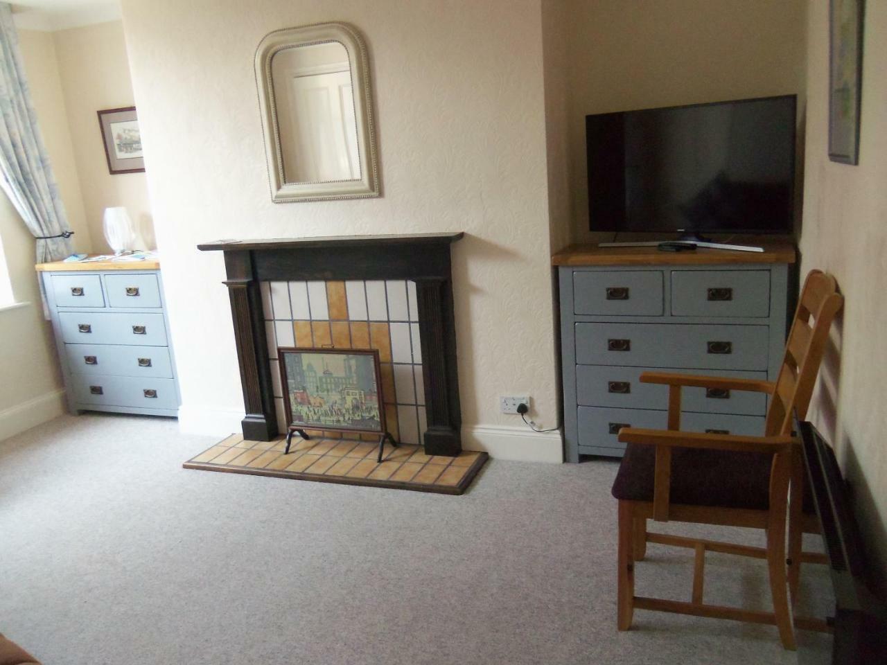 Upstairs, Downstairs At Epworth House Holiday home
