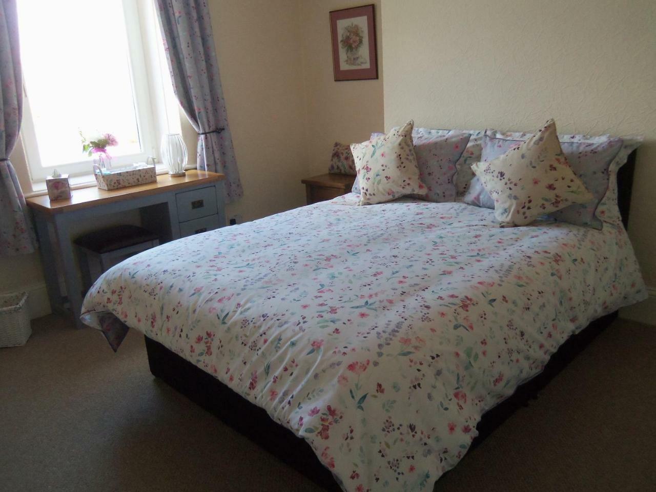 Holiday home Upstairs, Downstairs At Epworth House *