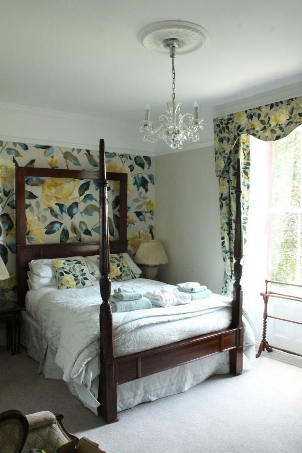Bank House 4*