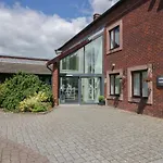 9 Eamont Park