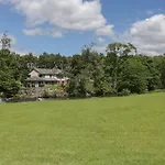 9 Eamont Park