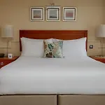 North Lakes Hotel And Spa