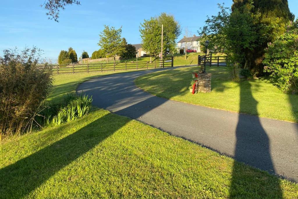 District In 1 Acre Gardens Off M6
