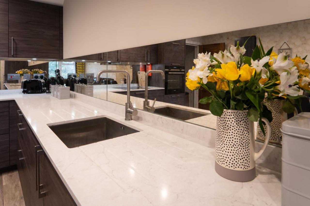 Woodside Apartment *